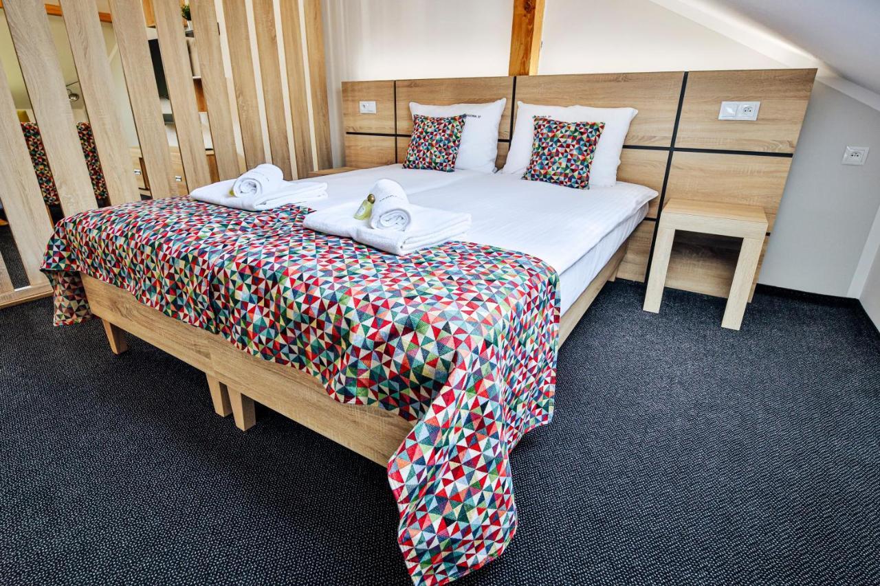 Targowa37 Uniejow Bed & Breakfast Dış mekan fotoğraf