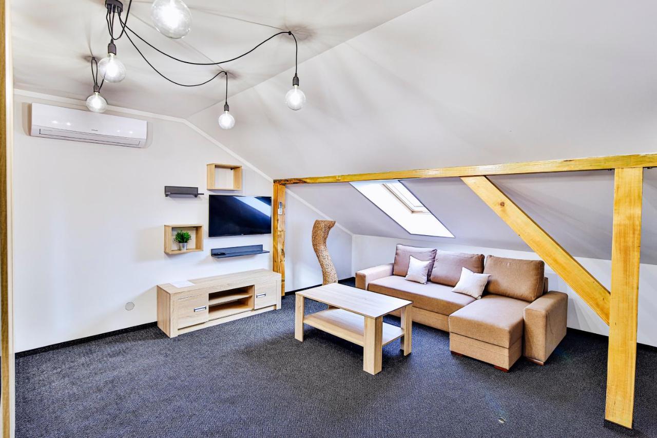 Targowa37 Uniejow Bed & Breakfast Dış mekan fotoğraf