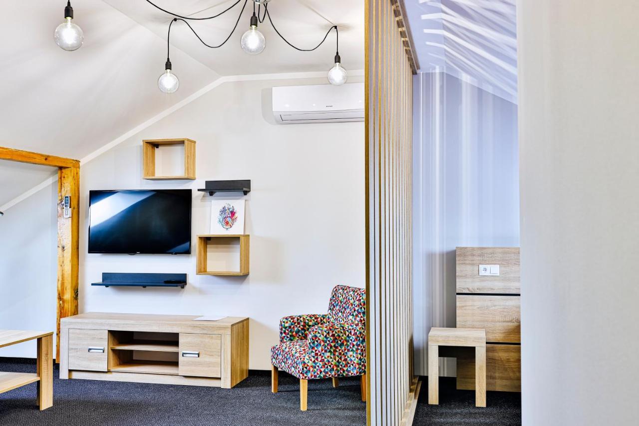 Targowa37 Uniejow Bed & Breakfast Dış mekan fotoğraf